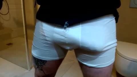 Snapshot of bambooo7171 chatting on 01-08-26, 03:25 bambooo7171 online show from 01-08-26, 03:25