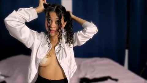 Snapshot of bamby_kitty chatting on 10-26-25, 03:23 cataliana online show from 10-26-25, 03:23