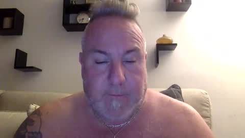 banana5289 online show from 04-21-26, 01:42