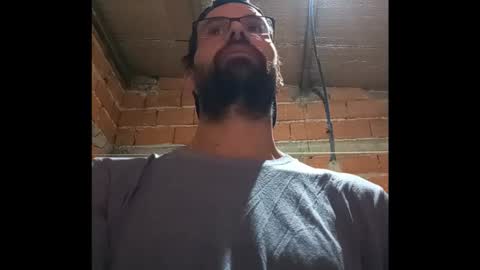 Ezequiel online show from 11-25-25, 02:11