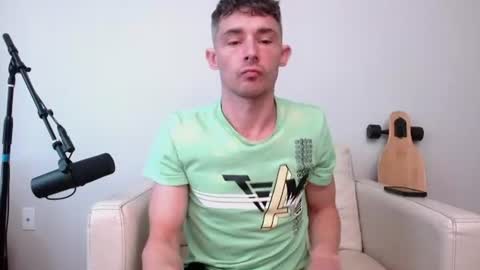 Snapshot of bananacurvesleft chatting on 06-23-26, 03:21 bananacurvesleft online show from 06-23-26, 03:21