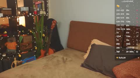 Snapshot of bananya_kitty chatting on 03-10-26, 09:53 Ellen and online show from 03-10-26, 09:53