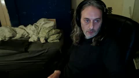 Snapshot of bangintoleather chatting on 05-19-26, 01:11 bangintoleather online show from 05-19-26, 01:11