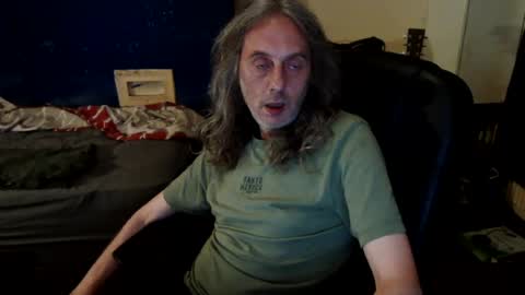 Snapshot of bangintoleather chatting on 07-13-26, 02:14 bangintoleather online show from 07-13-26, 02:14