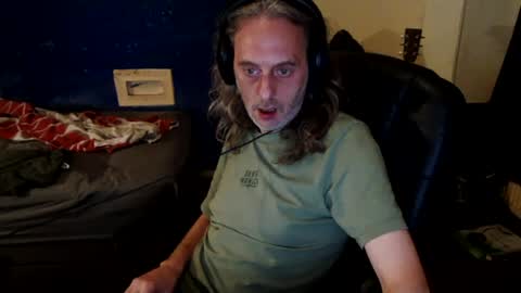 Snapshot of bangintoleather chatting on 07-14-26, 02:05 bangintoleather online show from 07-14-26, 02:05