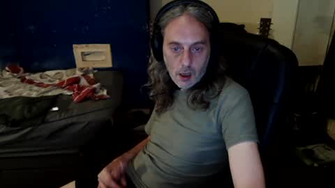Snapshot of bangintoleather chatting on 07-15-26, 02:17 bangintoleather online show from 07-15-26, 02:17