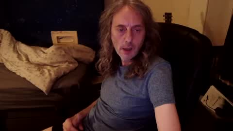 Snapshot of bangintoleather chatting on 07-27-26, 01:45 bangintoleather online show from 07-27-26, 01:45