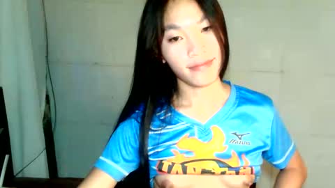 baninay810654 online show from 05-17-26, 09:00