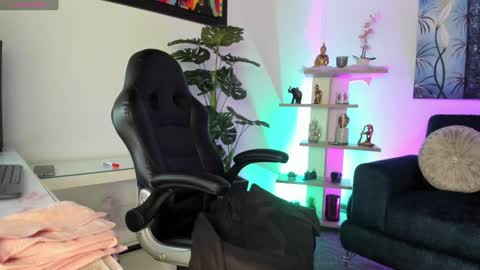 Gabi  online show from 02-05-25, 01:15