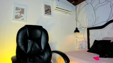 Barbara  online show from 10-19-25, 02:12