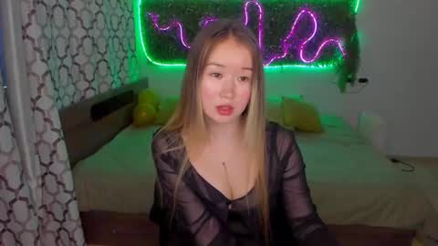 Snapshot of barbaramiles chatting on 12-14-24, 11:07 Barbara online show from 12-14-24, 11:07