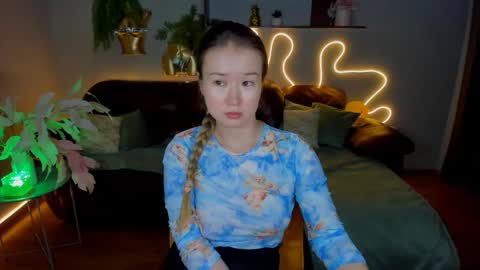 Snapshot of barbaramiles chatting on 12-15-24, 02:16 Barbara online show from 12-15-24, 02:16