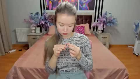 Snapshot of barbaramiles chatting on 12-25-24, 10:50 Barbara online show from 12-25-24, 10:50