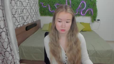 Snapshot of barbaramiles chatting on 01-16-25, 11:26 Barbara online show from 01-16-25, 11:26