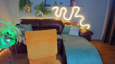 Snapshot of barbaramiles chatting on 02-01-25, 12:58 Barbara online show from 02-01-25, 12:58