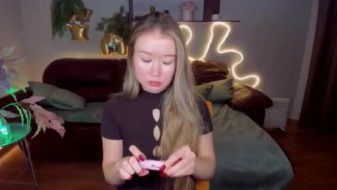 Snapshot of barbaramiles chatting on 02-13-25, 10:34 Barbara online show from 02-13-25, 10:34