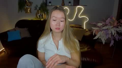 Snapshot of barbaramiles chatting on 09-15-25, 10:04 Barbara online show from 09-15-25, 10:04