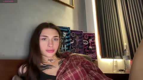 My name is Molly. Please say hello I like talking to you. If you have any wishes or obscene desires please use the tip menu online show from 12-27-24, 11:17