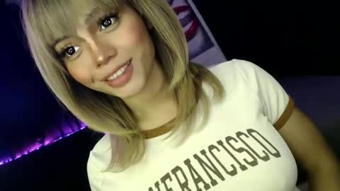 Snapshot of barbie_ivana chatting on 03-16-26, 11:20 barbei online show from 03-16-26, 11:20