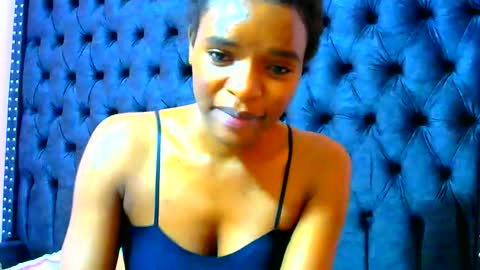 Snapshot of barbie_queen17 chatting on 02-08-26, 12:14 VEE online show from 02-08-26, 12:14