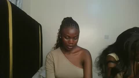 queen online show from 10-12-25, 01:04