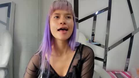 Snapshot of barbieambarx chatting on 09-14-25, 02:05 Barbie online show from 09-14-25, 02:05