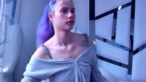 Snapshot of barbieambarx chatting on 09-21-25, 02:40 Barbie online show from 09-21-25, 02:40