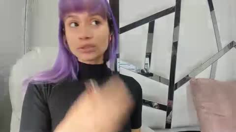 Snapshot of barbieambarx chatting on 10-01-25, 01:06 Barbie online show from 10-01-25, 01:06