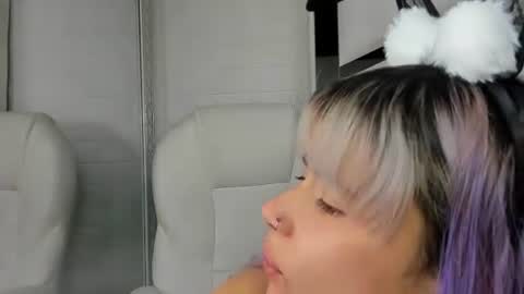 Snapshot of barbieambarx chatting on 10-18-25, 02:18 Barbie online show from 10-18-25, 02:18