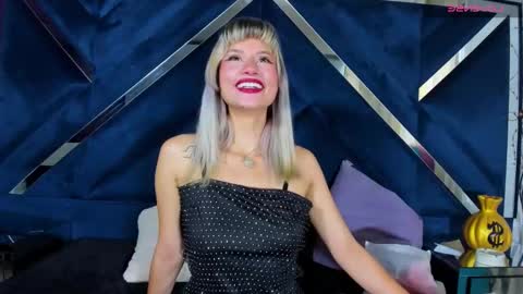 Snapshot of barbieambarx chatting on 12-19-25, 04:25 Barbie online show from 12-19-25, 04:25