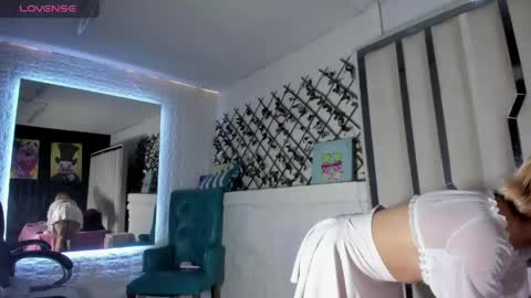 Snapshot of barbieambarx chatting on 05-09-26, 04:23 Barbie online show from 05-09-26, 04:23