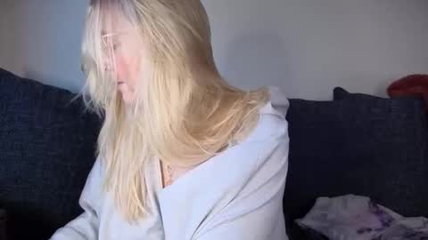 Snapshot of barbiegirl966 chatting on 11-02-25, 10:06 barbiegirl966 online show from 11-02-25, 10:06