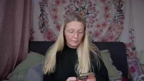 Snapshot of barbiegirl966 chatting on 12-05-25, 09:40 barbiegirl966 online show from 12-05-25, 09:40