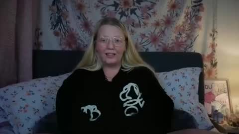 Snapshot of barbiegirl966 chatting on 04-27-26, 08:29 barbiegirl966 online show from 04-27-26, 08:29
