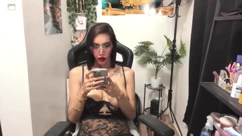 Snapshot of barbiekharie chatting on 02-03-26, 03:28 Issa Trap online show from 02-03-26, 03:28