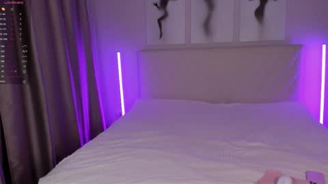 Snapshot of barbielina_ chatting on 11-23-25, 06:52 Emma online show from 11-23-25, 06:52