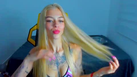 Snapshot of barbiie_5 chatting on 03-01-26, 06:04 Barbie online show from 03-01-26, 06:04