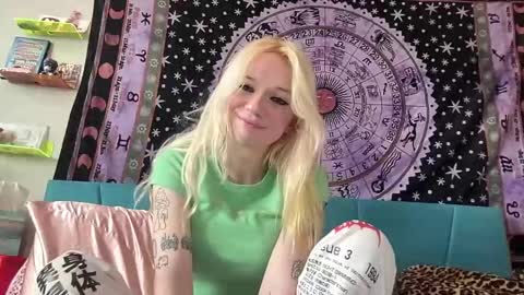 Bardot Eyed online show from 01-23-25, 06:35