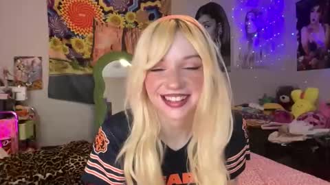 Snapshot of bardoteyed chatting on 02-04-26, 07:20 Bardot Eyed online show from 02-04-26, 07:20