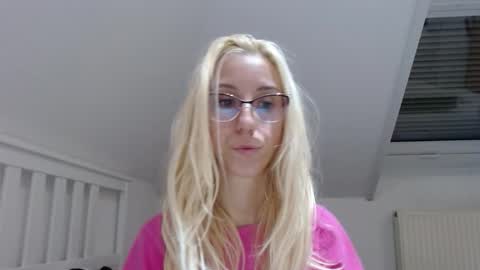 Lena online show from 10-21-25, 06:30