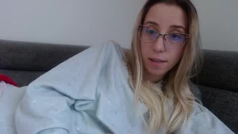 Snapshot of barelylegalblondy chatting on 04-27-26, 05:00 Lena online show from 04-27-26, 05:00