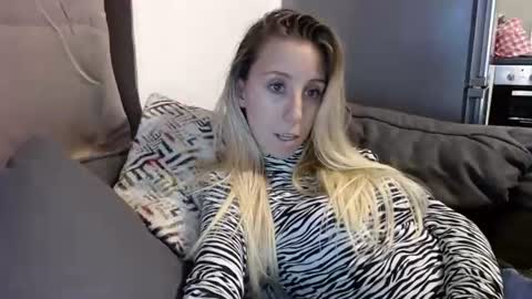 Lena online show from 07-27-26, 05:09
