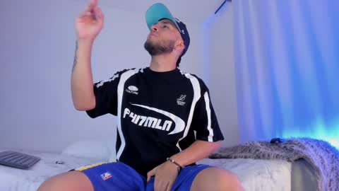 Snapshot of barrymichaels chatting on 01-08-25, 05:05 Bruce online show from 01-08-25, 05:05