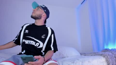 Snapshot of barrymichaels chatting on 01-09-25, 05:02 Bruce online show from 01-09-25, 05:02