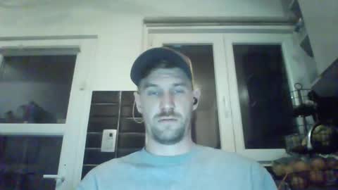 Snapshot of basteleus1 chatting on 02-27-25, 01:38 basteleus1 online show from 02-27-25, 01:38