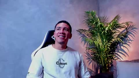 Snapshot of bastian_franco01 chatting on 01-13-26, 06:35 Bastian Independent Model online show from 01-13-26, 06:35