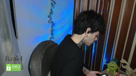 Bastiel online show from 10-31-25, 02:34
