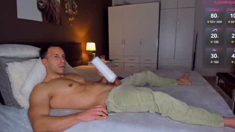 Snapshot of batboyrob chatting on 01-03-25, 07:07 Rob online show from 01-03-25, 07:07