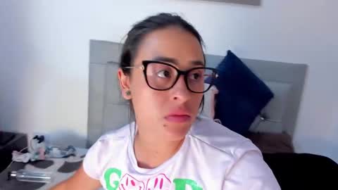 Idaly and Carlos online show from 09-10-25, 03:28