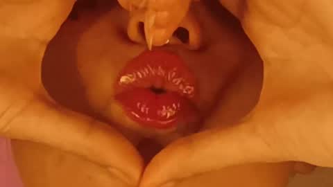Snapshot of batmansfavoritewife chatting on 04-16-26, 06:14 Your always sexy Harley online show from 04-16-26, 06:14